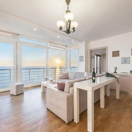 Blue Heaven -Full Sea View Brand New Apartment Дуррес Екстер'єр фото